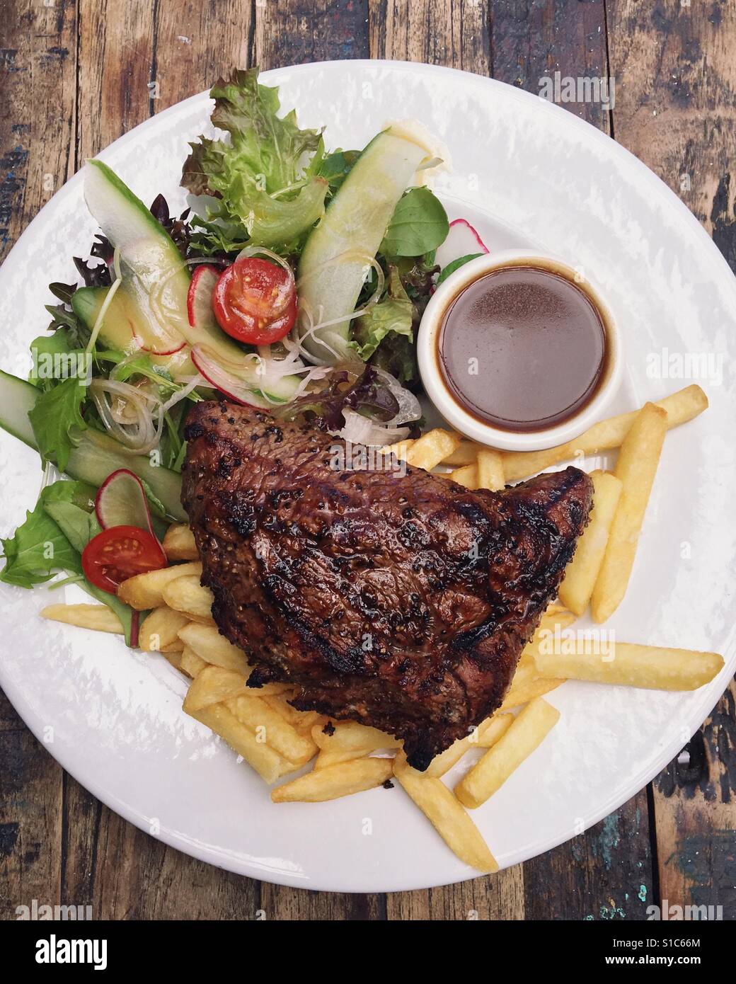 Rump steak chips salad hires stock photography and images Alamy