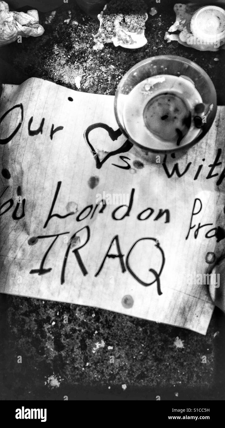 Message in Trafalgar Square after the Westminster bridge terrror attack - Smartphone Captured Stock Image
