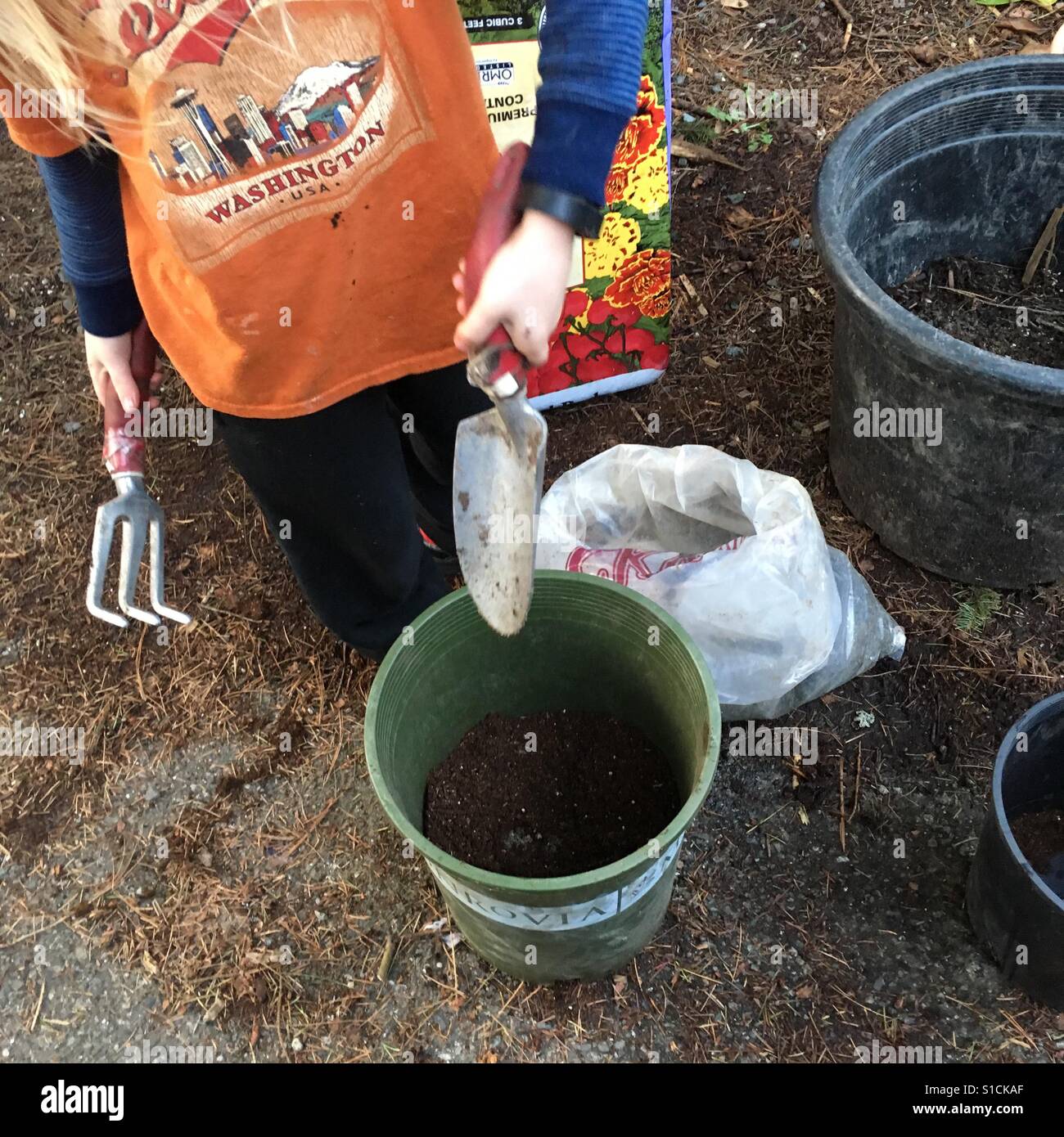 Garden soil mix hi-res stock photography and images - Alamy