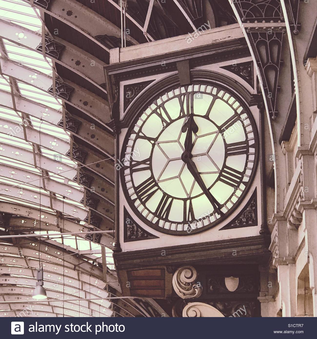 Paddington Station Clock Stock Photos & Paddington Station Clock Stock