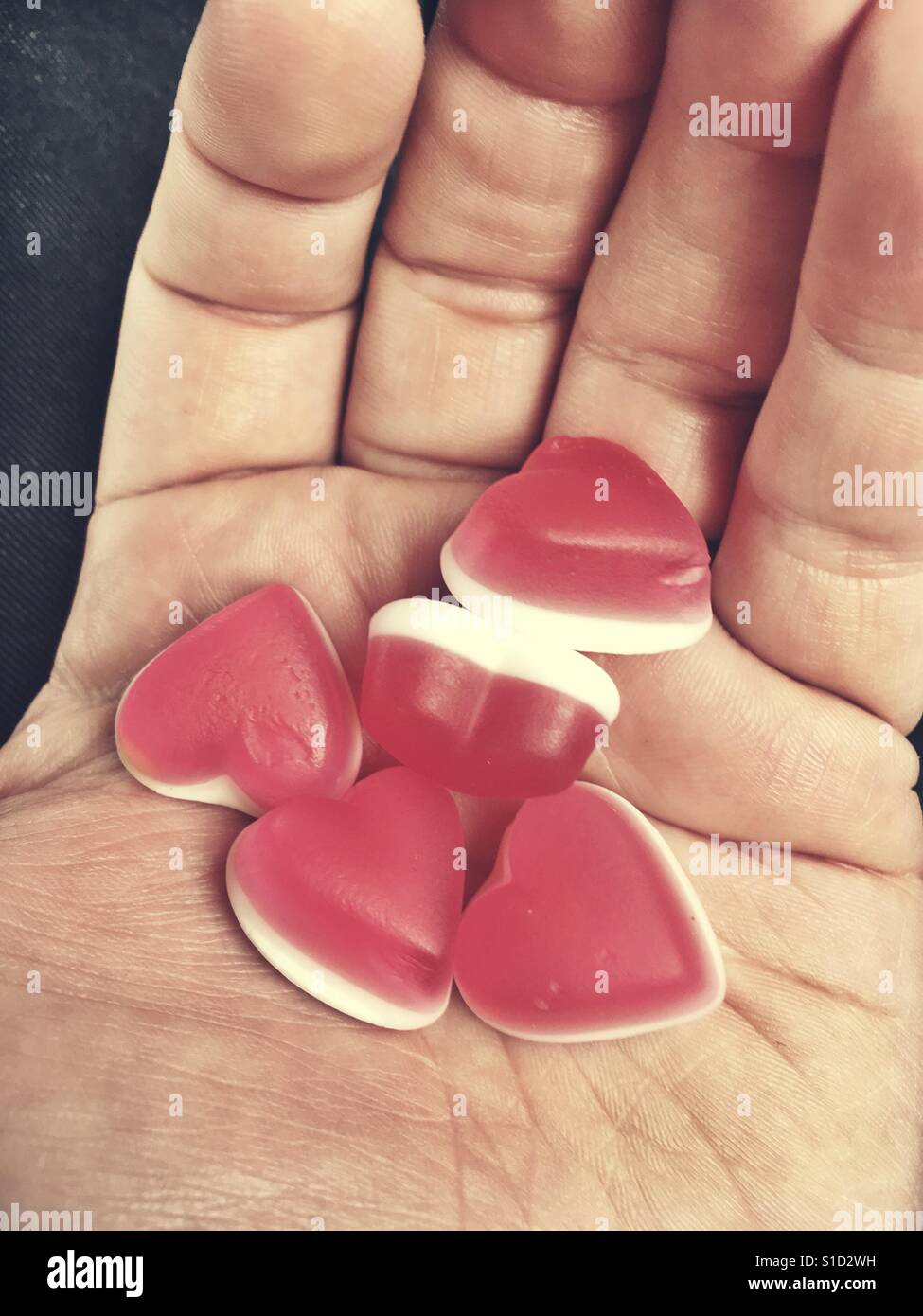 Hand sweets hires stock photography and images Alamy