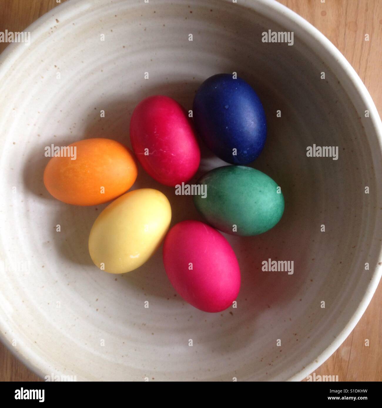 Colour dyed duck eggs for Easter Stock Photo - Alamy