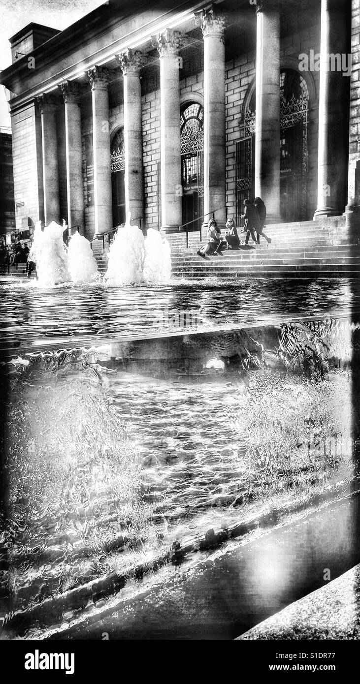 Fountain and grade II listed Sheffield City Hall, Barker's Pool, Sheffield, South Yorkshire, England - Smartphone Captured Stock Image