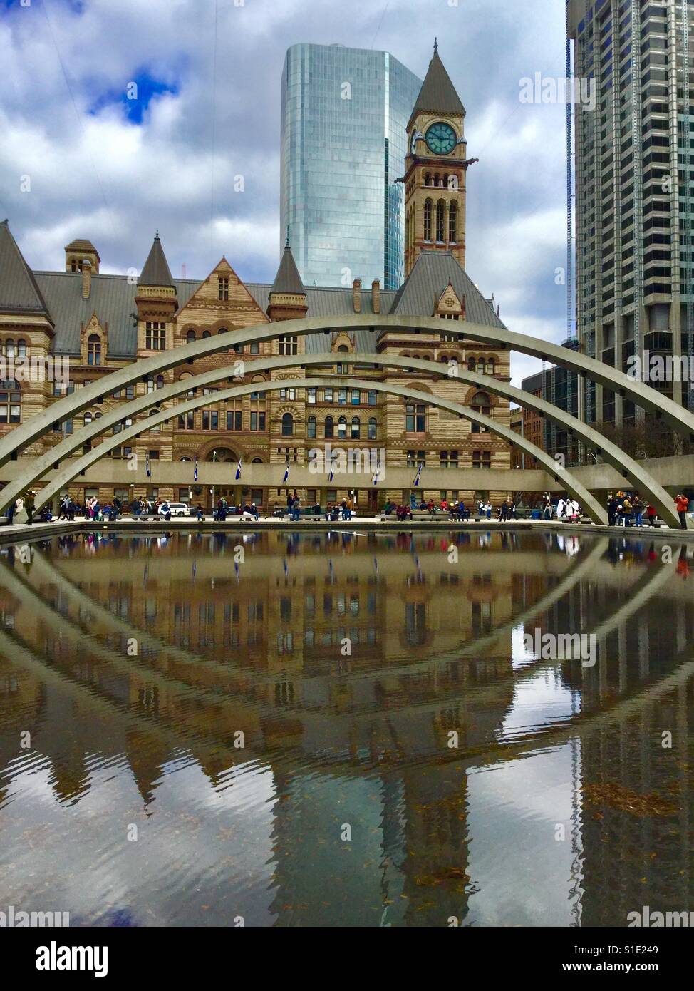 Toronto city hall hi-res stock photography and images - Alamy