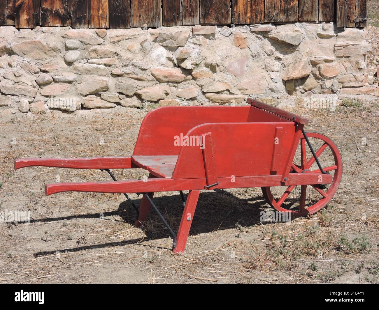 Wood wheelbarrow hires stock photography and images Alamy