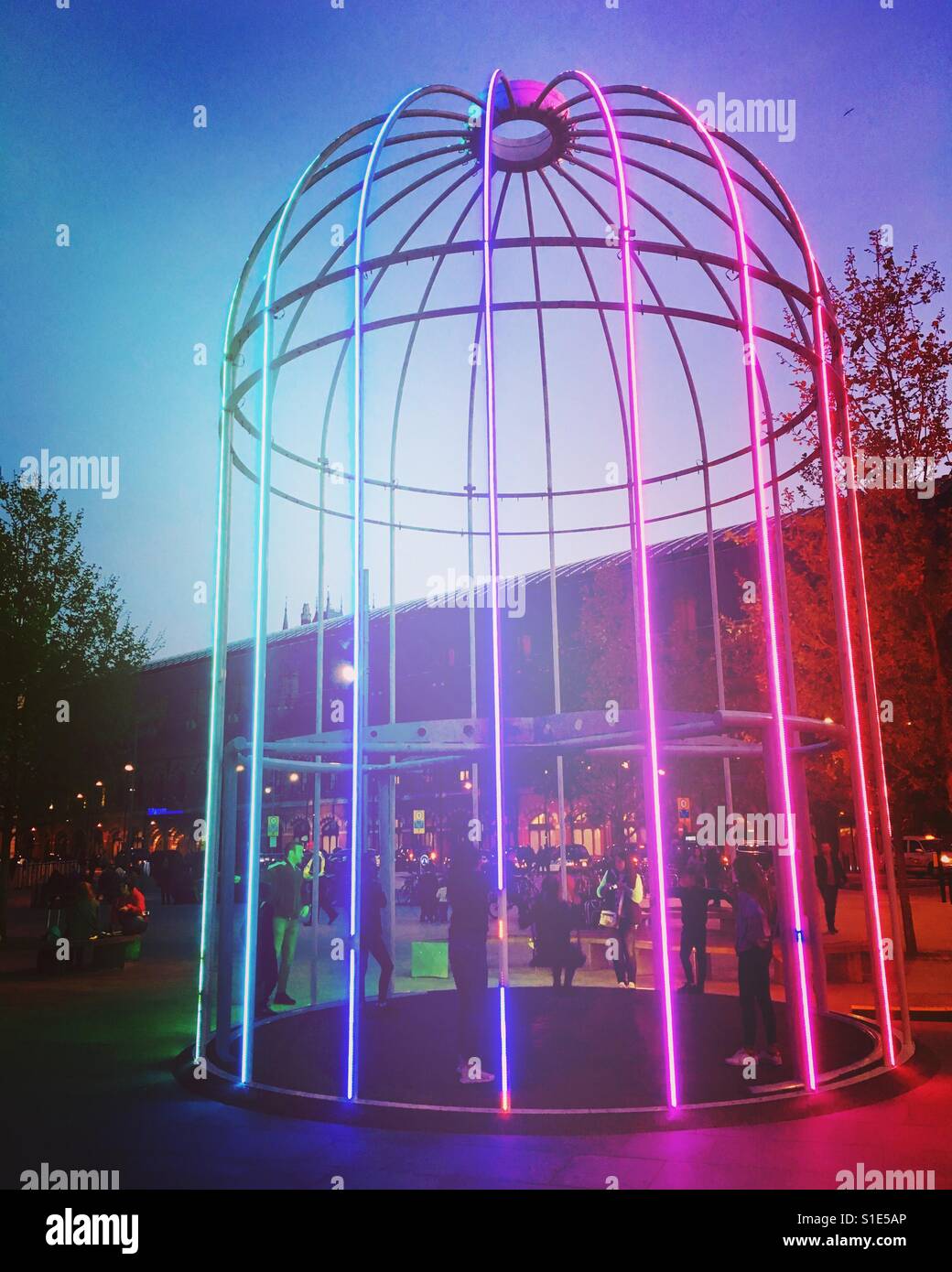 Birdcage kings cross hires stock photography and images Alamy