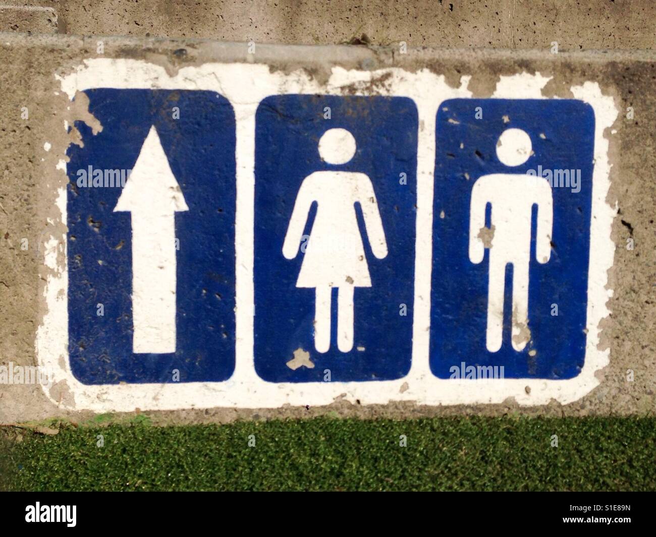 Bathroom sign hires stock photography and images Alamy