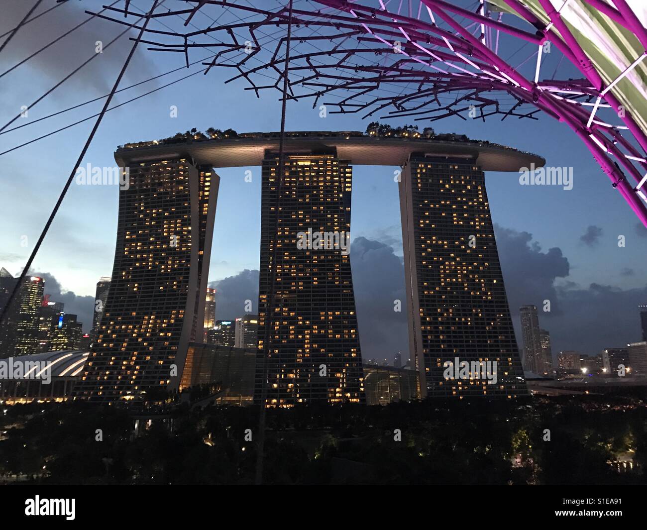 Night at singapore hi-res stock photography and images - Alamy