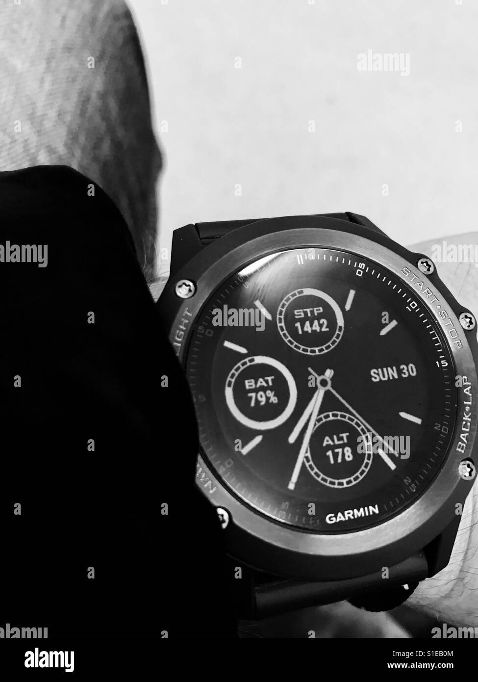 Sports watch garmin hires stock photography and images Alamy
