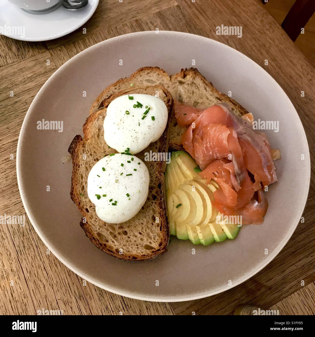 Brunch poached eggs, smoked salmon and avocado Stock Photo Alamy