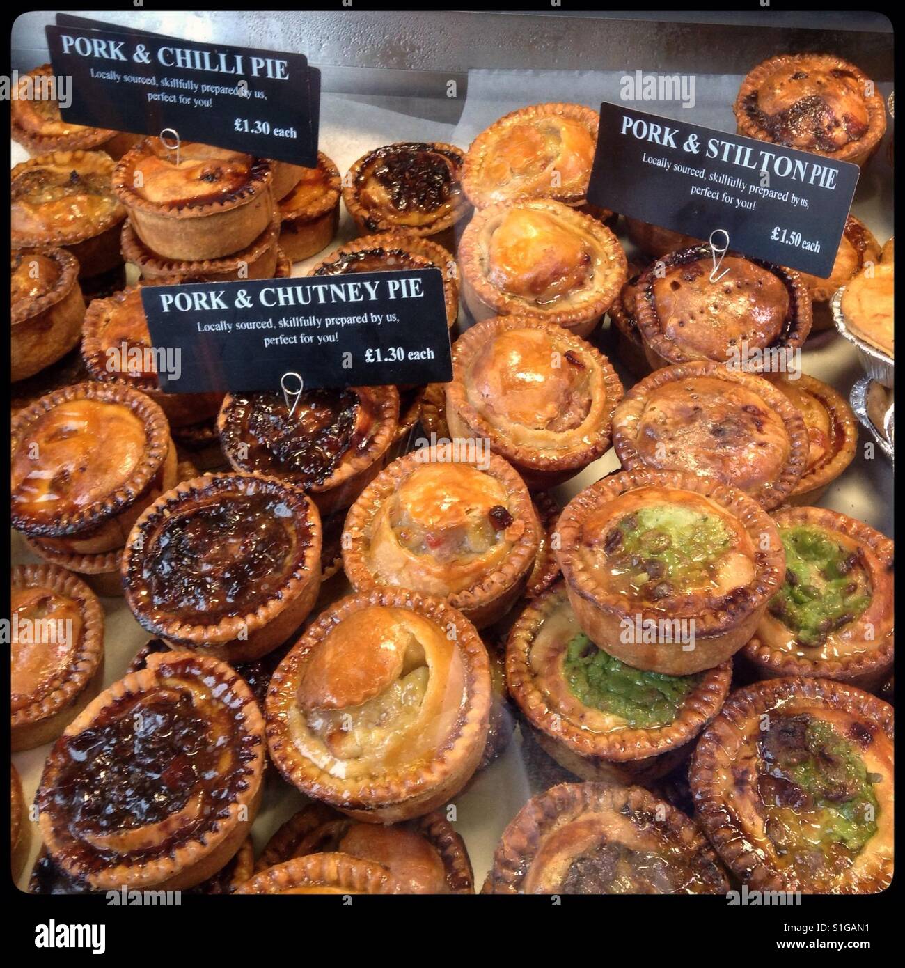 Pie Store Pies in shop window High Resolution Stock Photography and Images - Alamy
