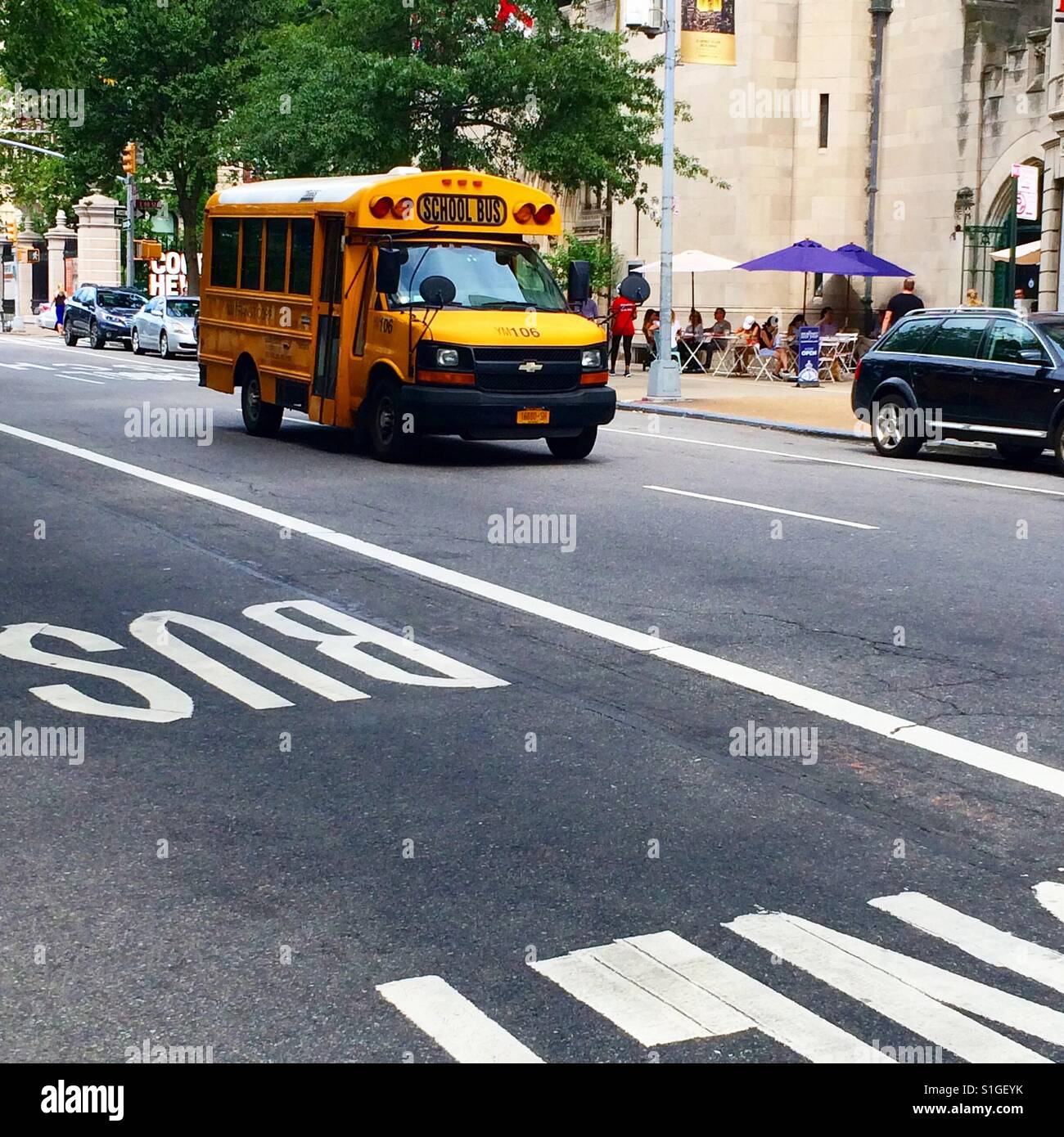 Big yellow school bus hi-res stock photography and images - Alamy