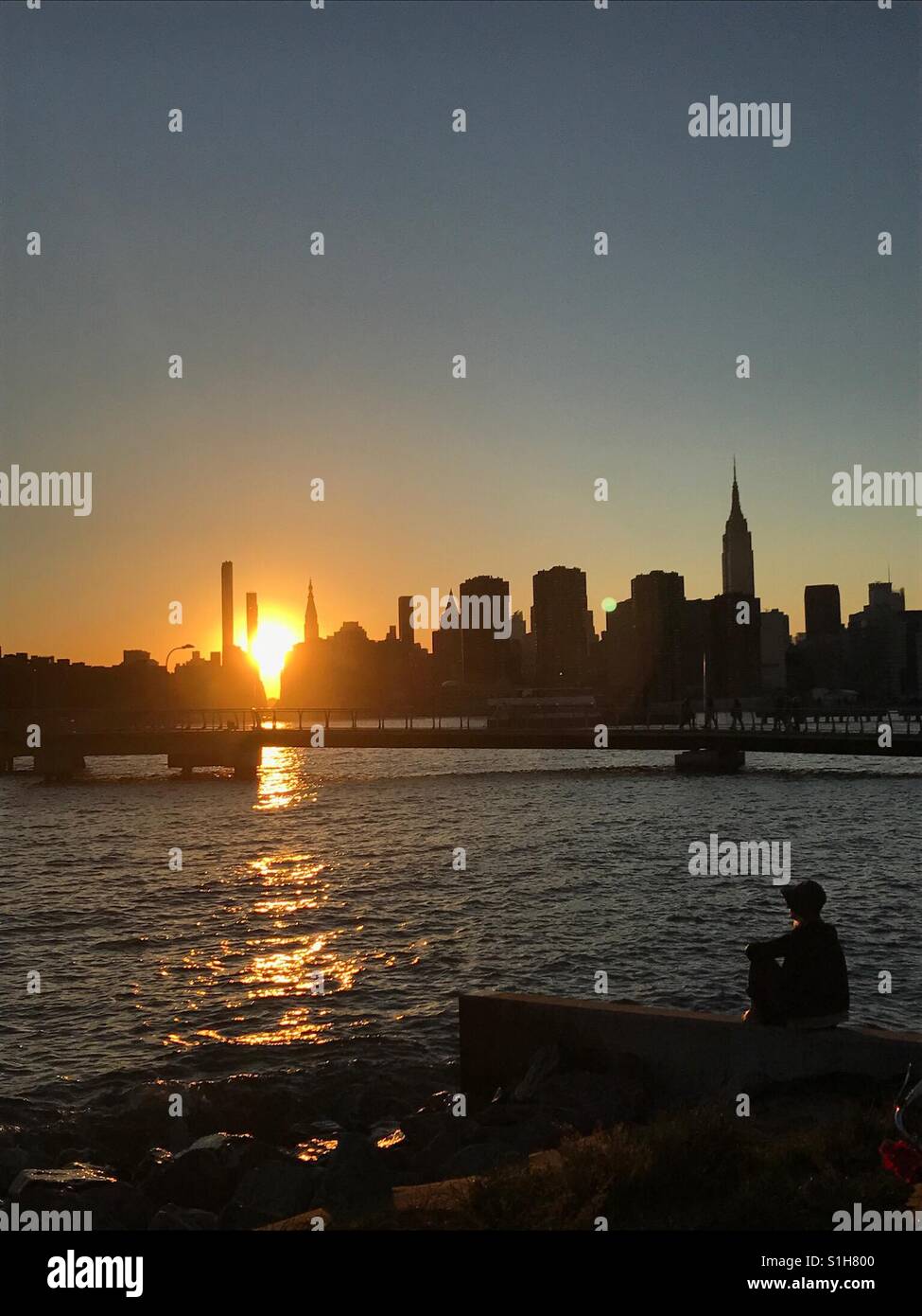 Sunset skyline new york hi-res stock photography and images - Alamy