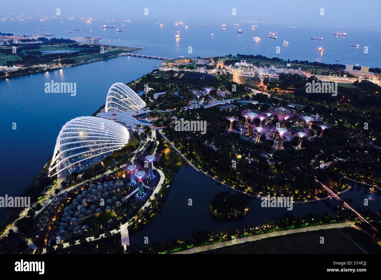 Gardens by the bay singapore aerial hi-res stock photography and images ...