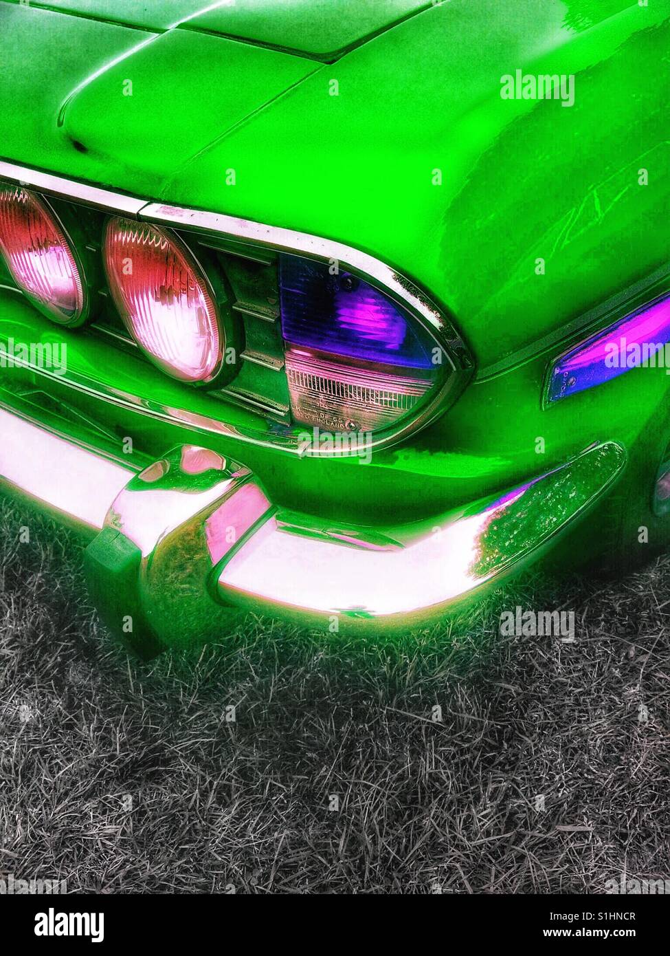 Round retro car headlights hi-res stock photography and images - Alamy