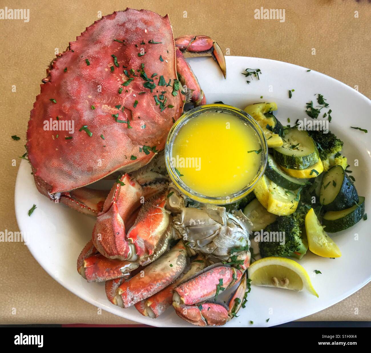 Dungeness Crab dining Stock Photo Alamy