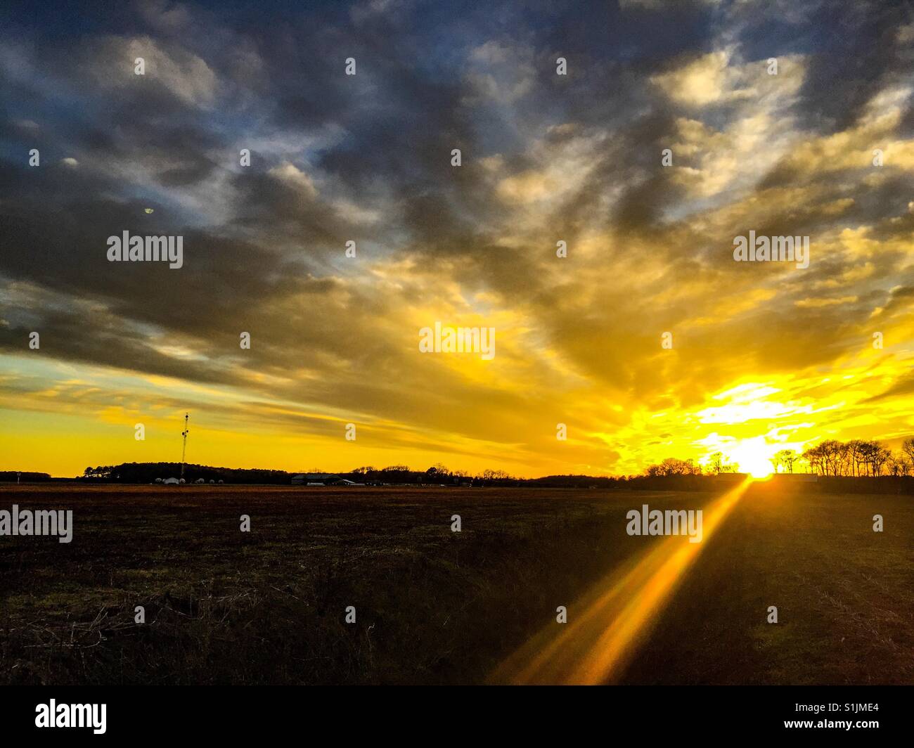 Beautiful farm sunset hires stock photography and images Alamy