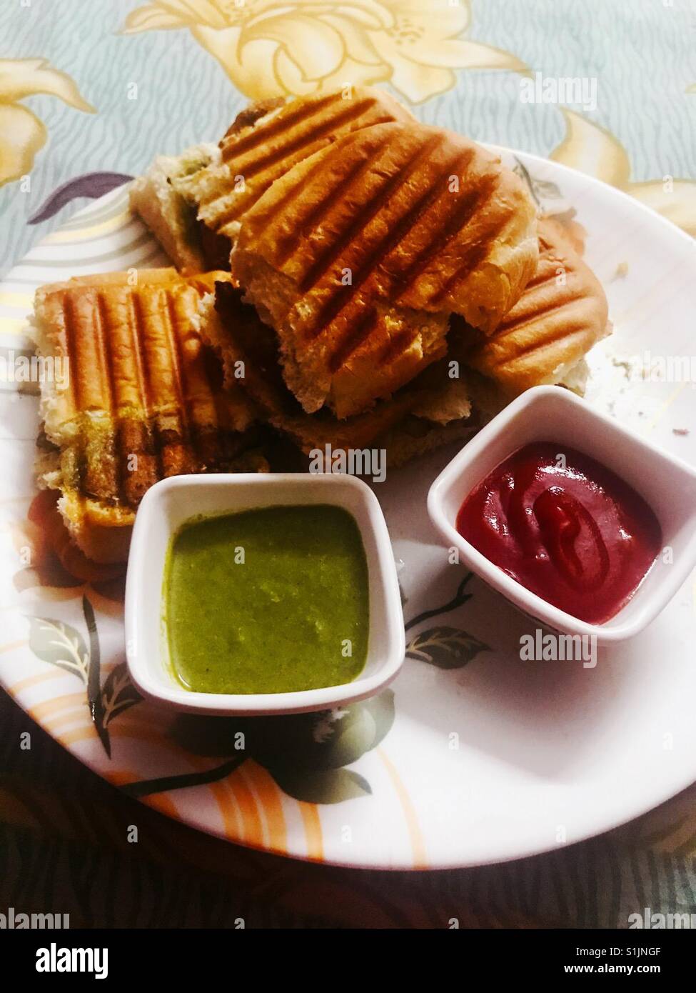 Indian street food Stock Photo - Alamy