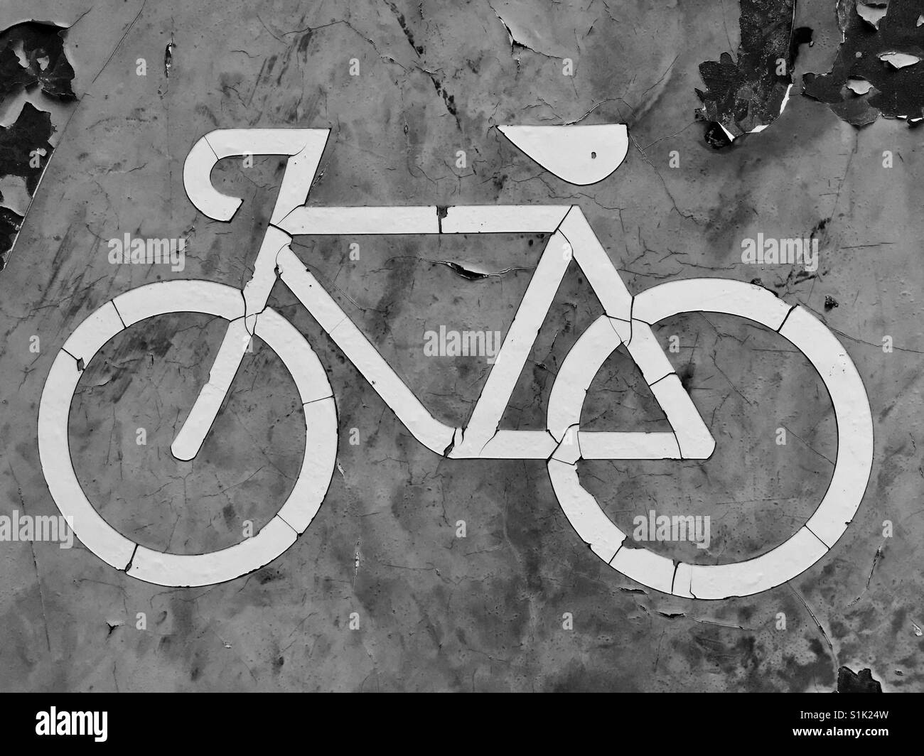 Bicycle sign hi-res stock photography and images - Alamy