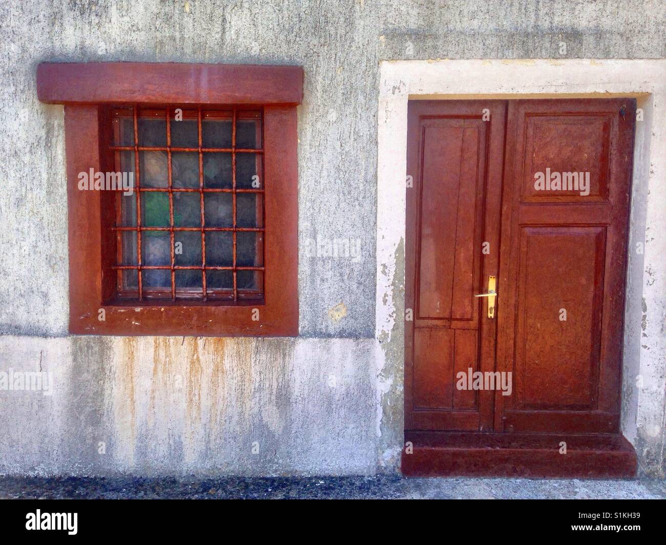 Old house door and window hi-res stock photography and images - Alamy
