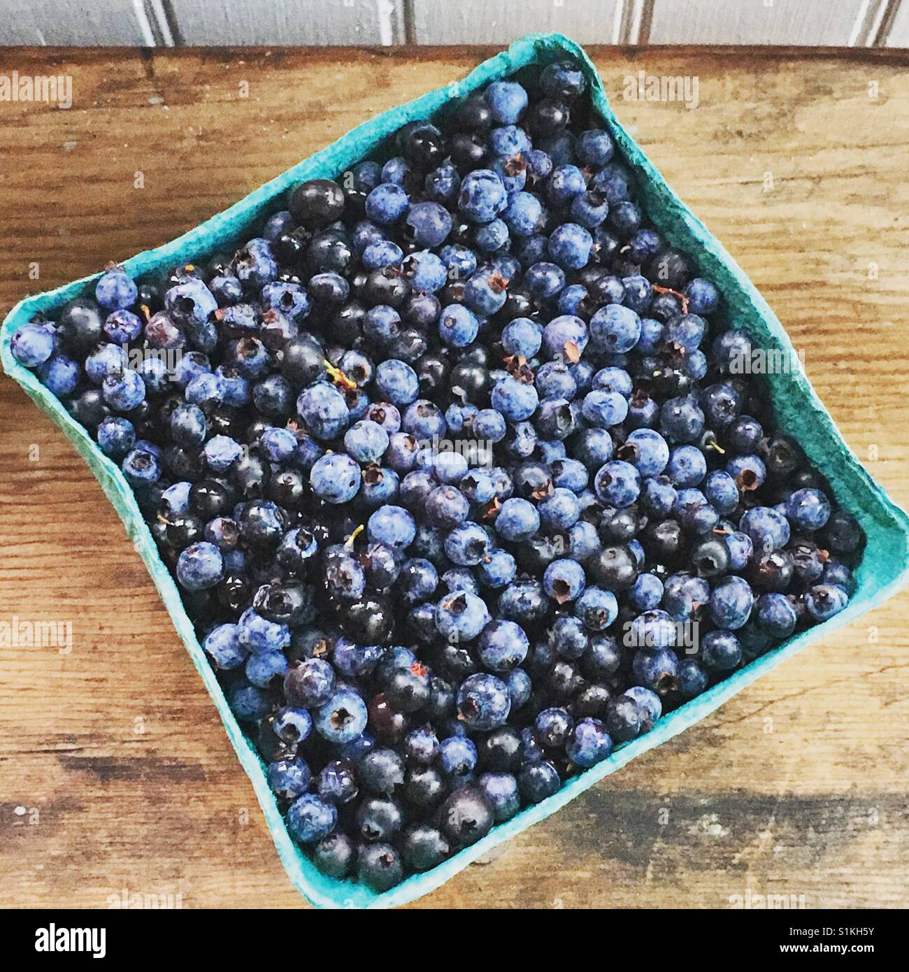 Small blueberries hi-res stock photography and images - Alamy