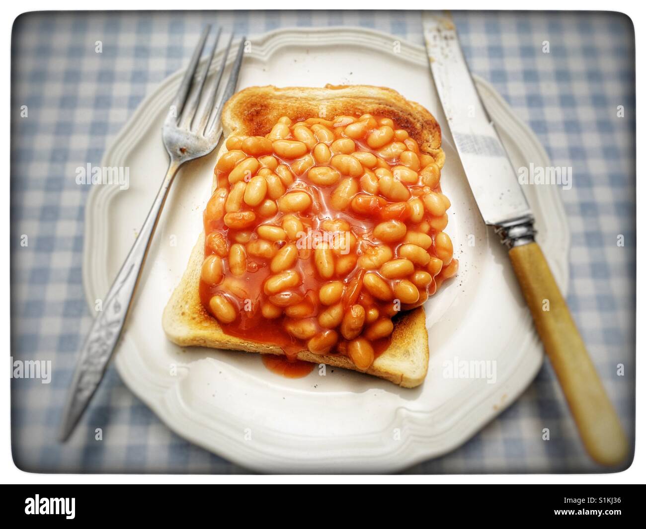Heinz baked beans on toast Stock Photo Alamy