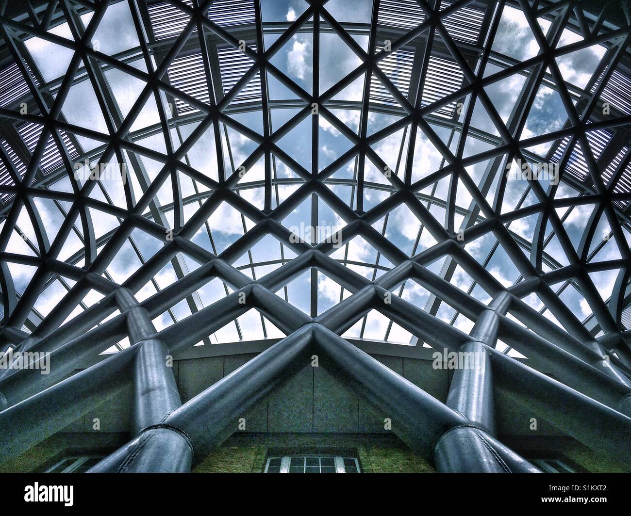 Kings cross roof hires stock photography and images Alamy