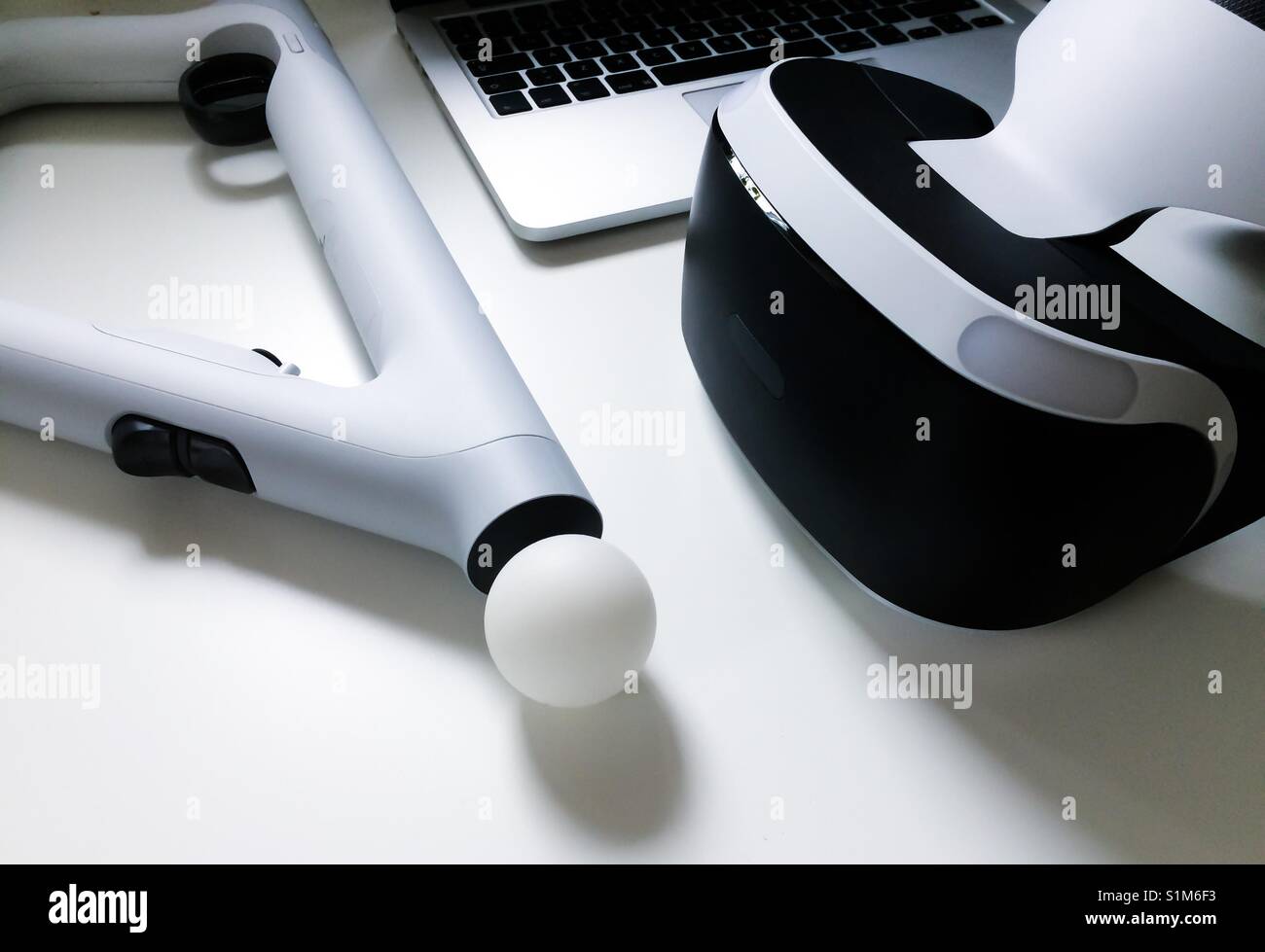 Playstation vr hi-res stock photography and images - Alamy