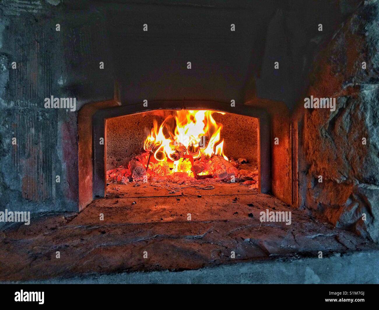 Pizza oven hires stock photography and images Alamy
