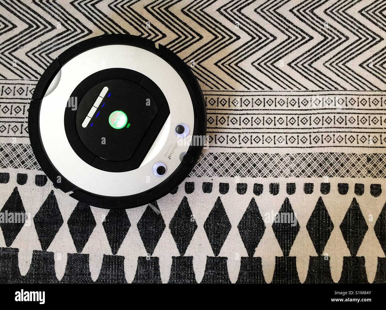 Robot cleaning hires stock photography and images Alamy