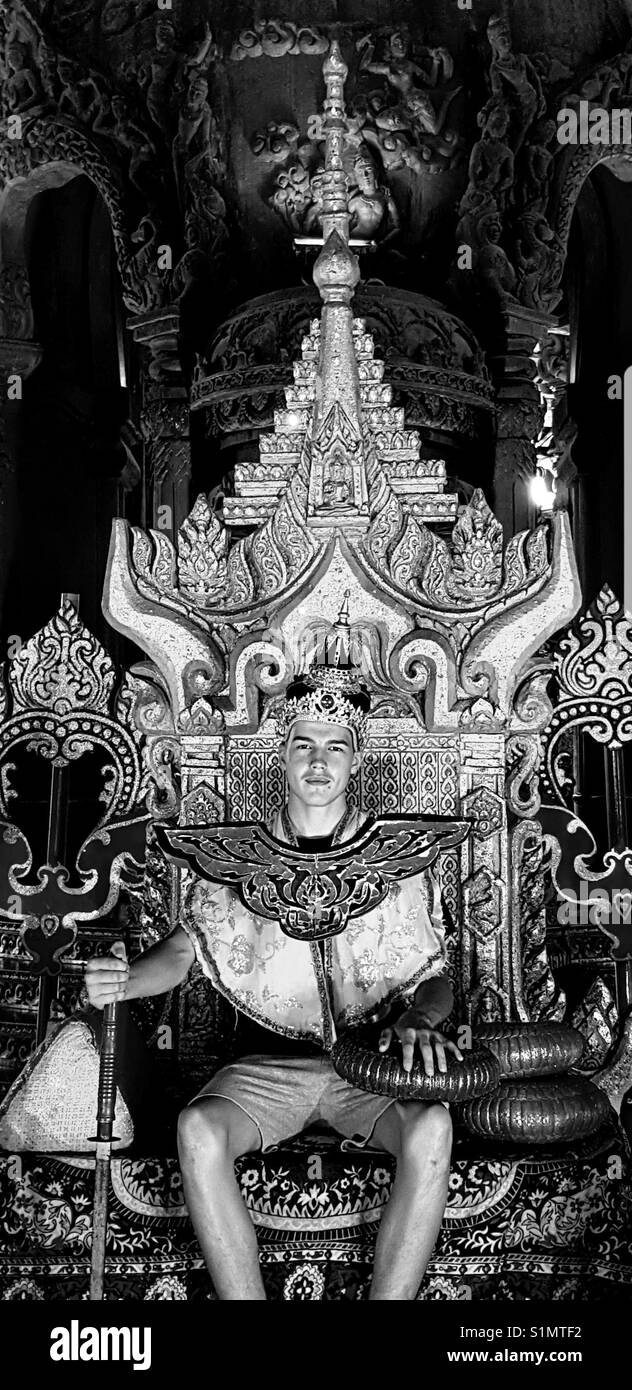 Dressing the king hires stock photography and images Alamy