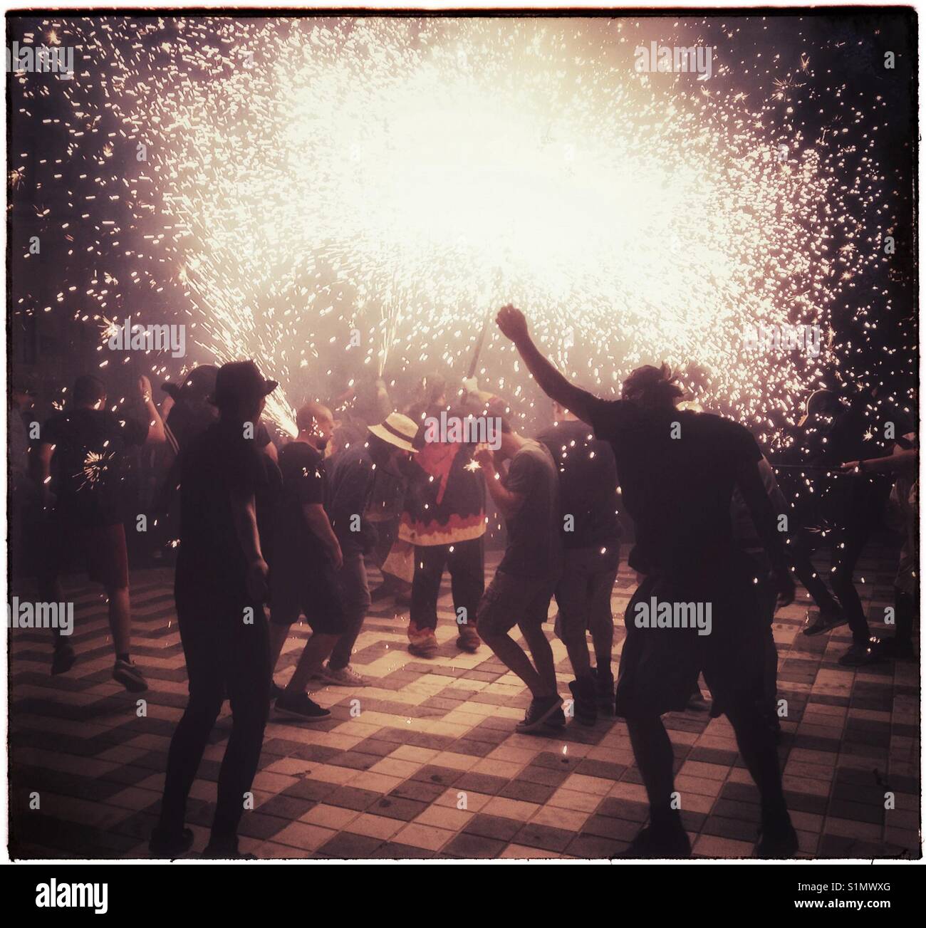 Les Diables 'Figots Satànics' perform at the Fiesta Major finale, Riba-Roja d'Ebre, Catalonia, Spain. - Smartphone Captured Stock Image