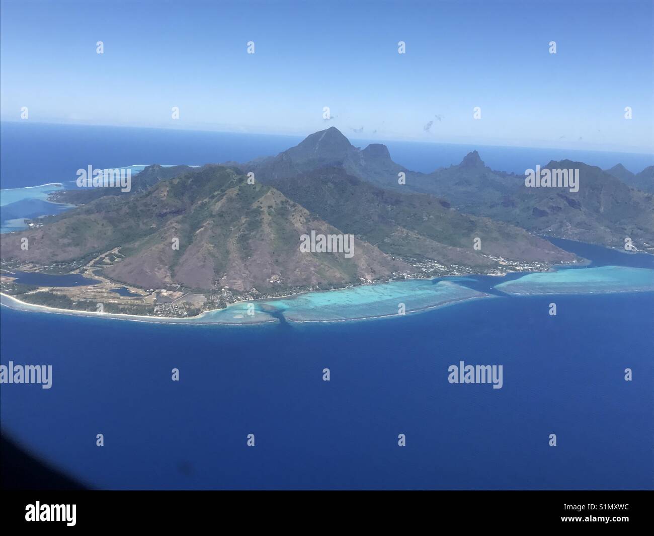 French polynesia volcano hi-res stock photography and images - Alamy