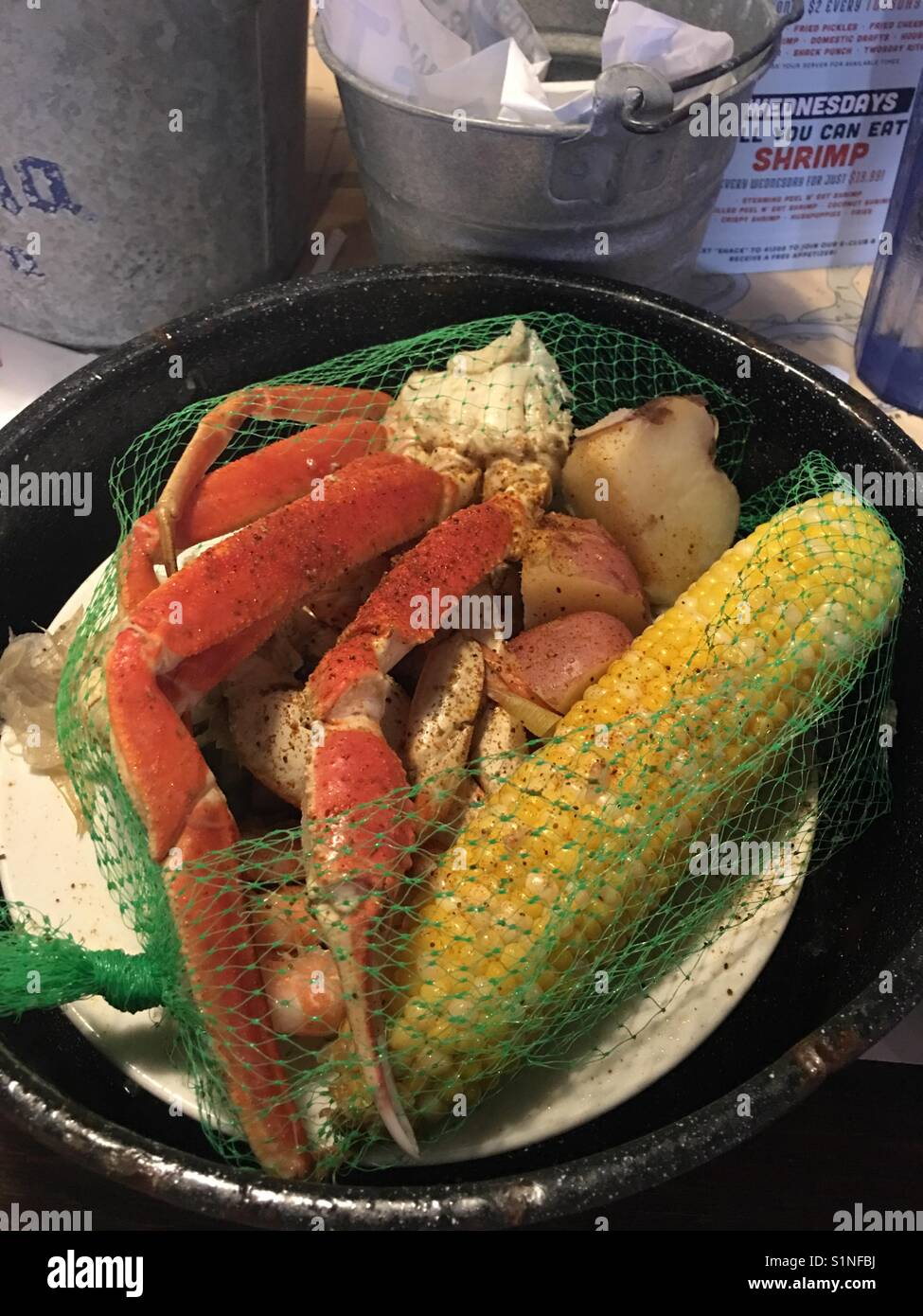 food lovers that love crab shack food Stock Photo Alamy