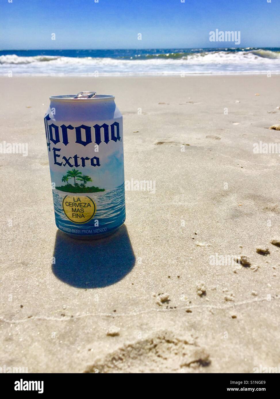 Beer at the beach Stock Photo Alamy