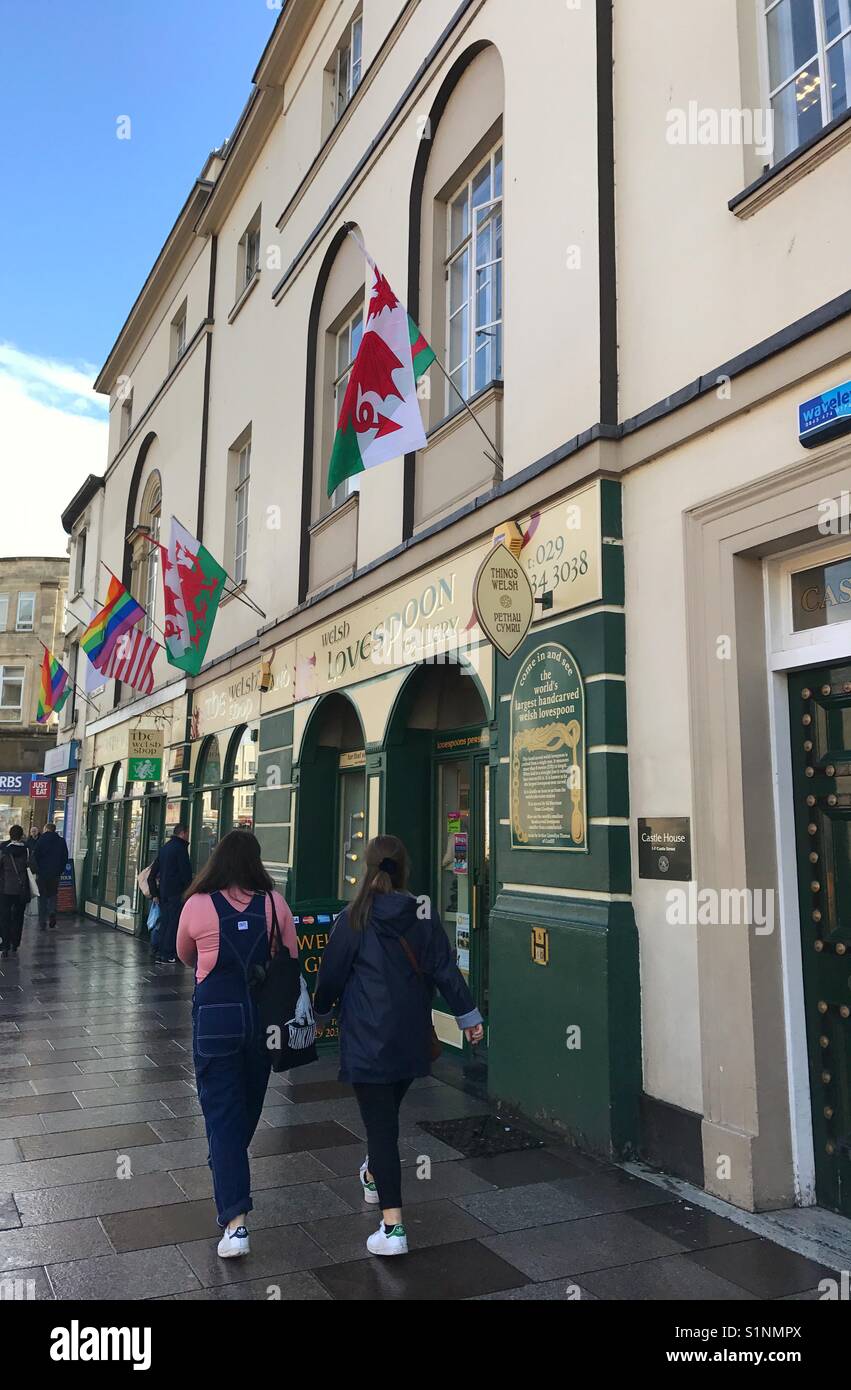 Cardiff souvenir shop hi-res stock photography and images - Alamy