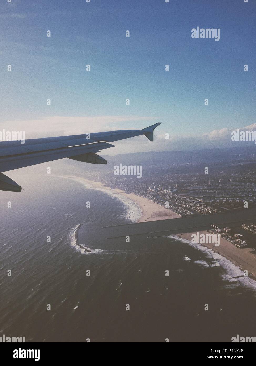 Airplane beach hi-res stock photography and images - Alamy