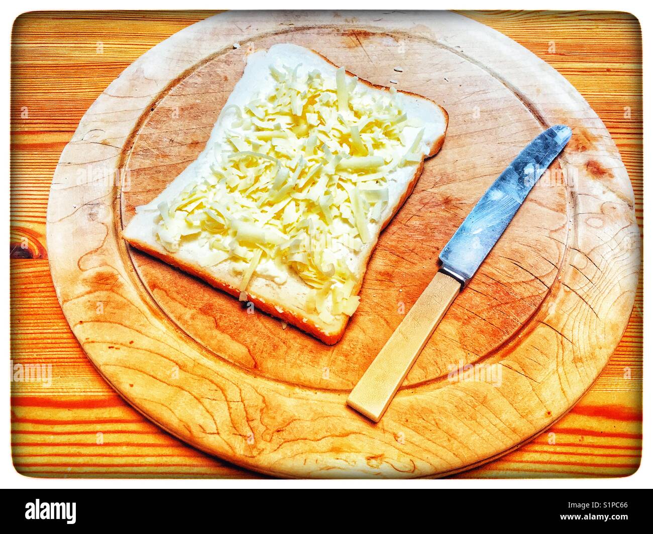 Grated cheddar cheese sandwich Stock Photo Alamy