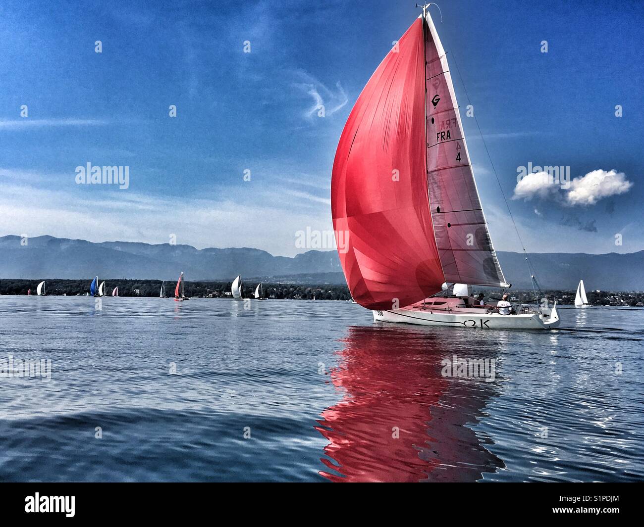 Voile rouge hi-res stock photography and images - Alamy