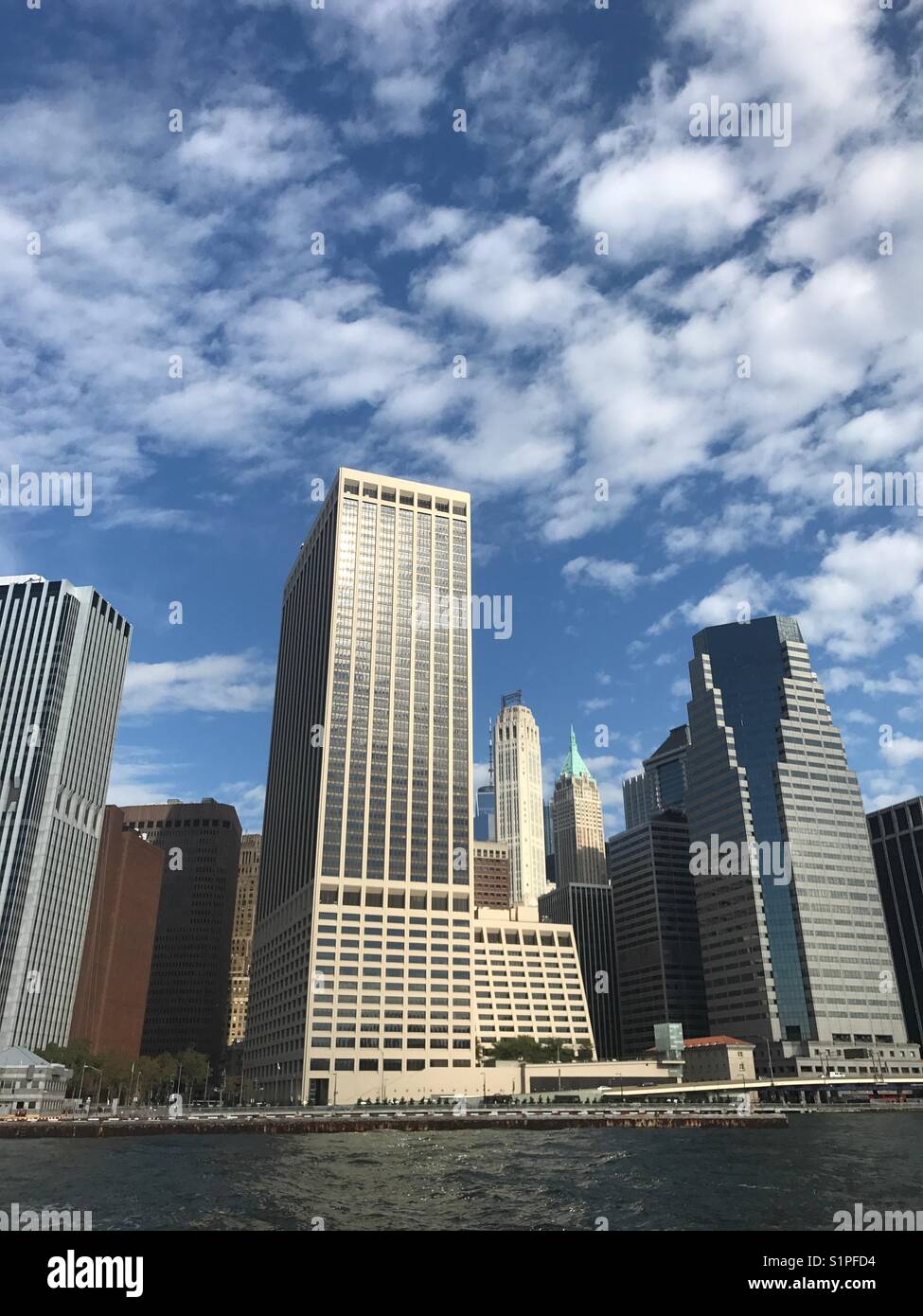 Skyline with clouds hi-res stock photography and images - Alamy
