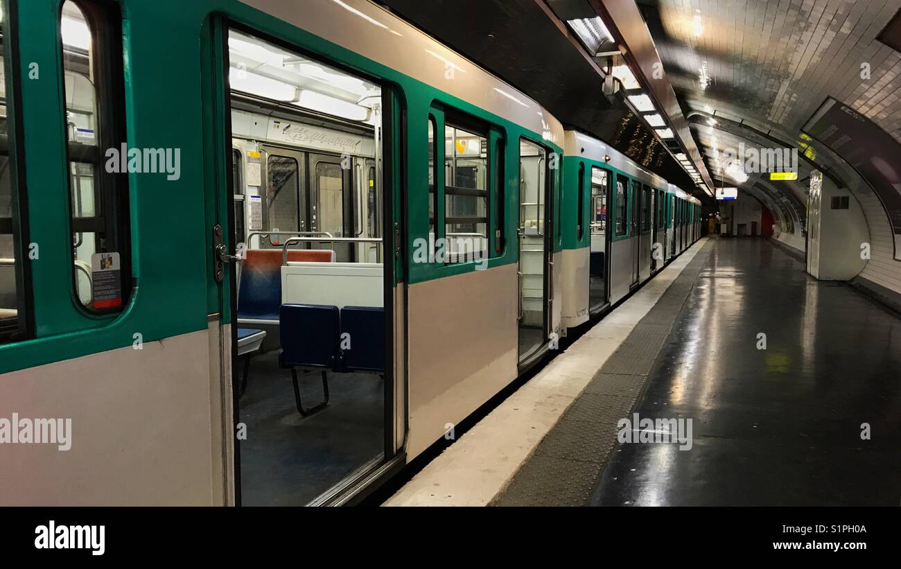 Paris Subway Station All The Doors Are Open And Empty Of People