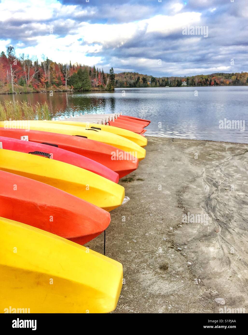 Kayak fall colours hires stock photography and images Alamy