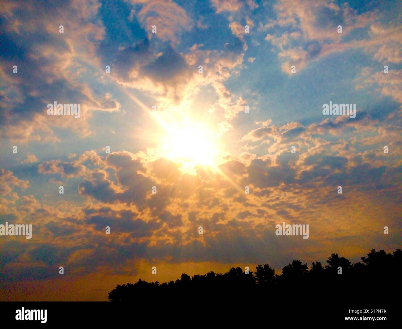 How Sun Rise High Resolution Stock Photography and Images - Alamy