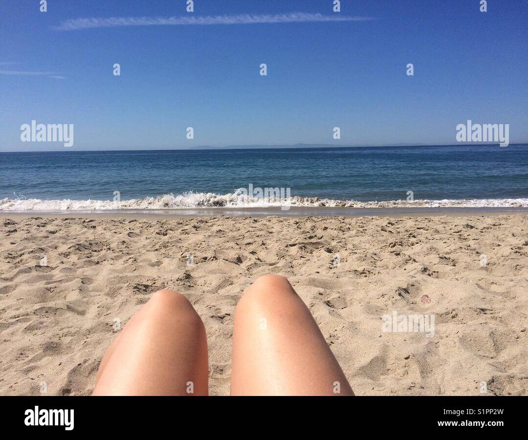 Knees beach hi-res stock photography and images - Alamy