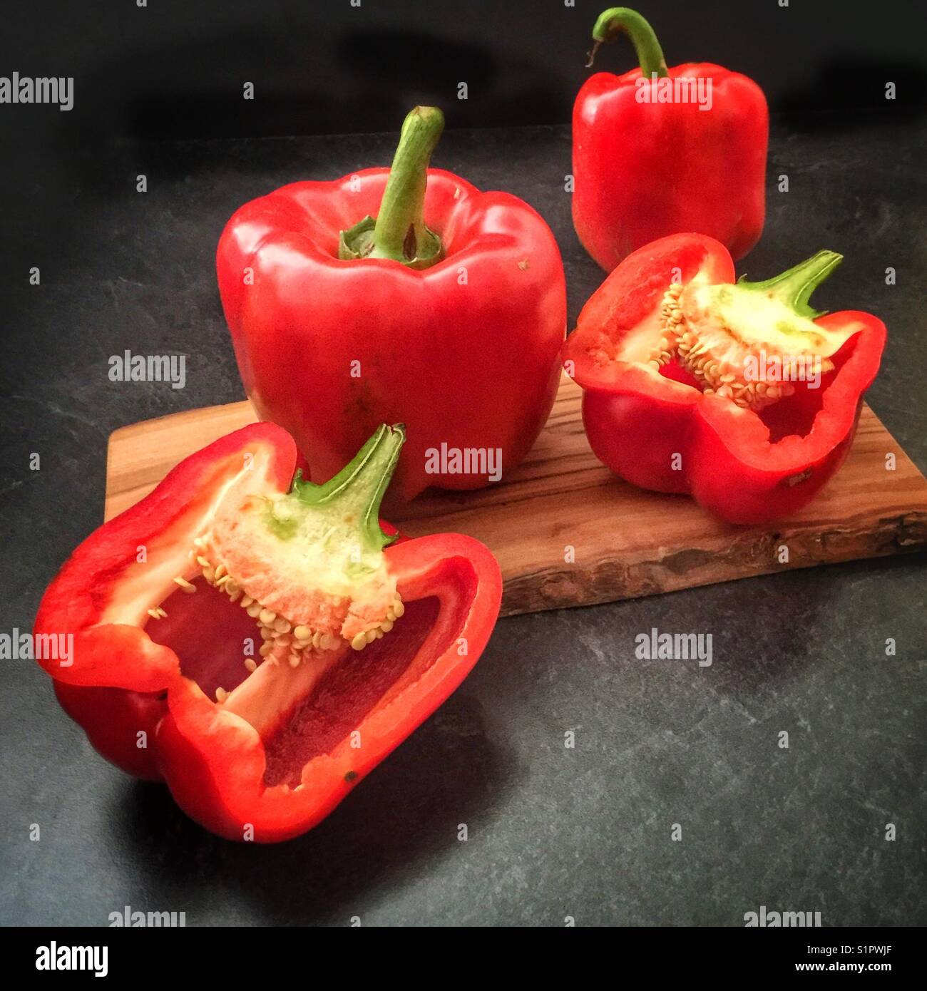 Red bell peppers board hi-res stock photography and images - Alamy