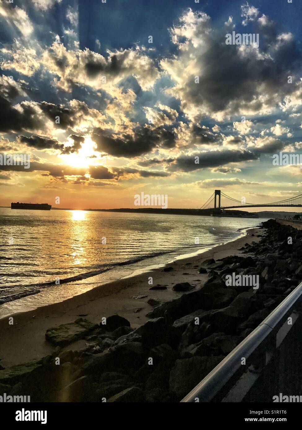 Verrazano beach hi-res stock photography and images - Alamy