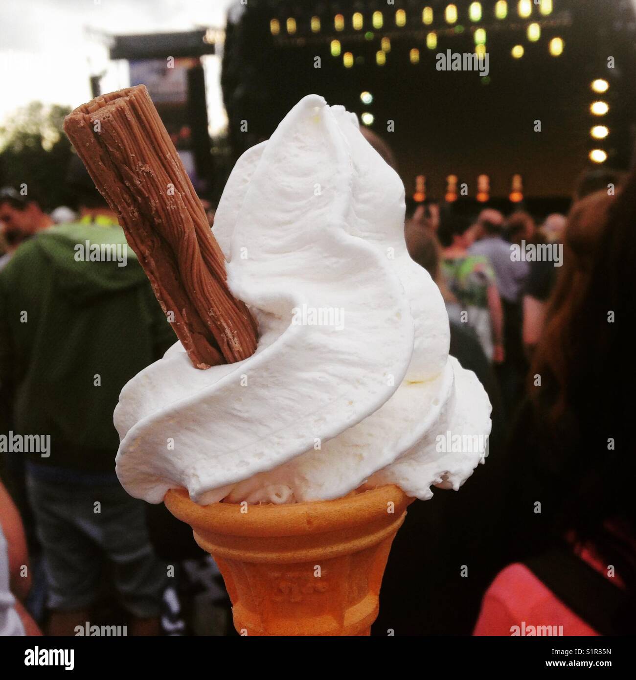 Ice cream cone flake hires stock photography and images Alamy