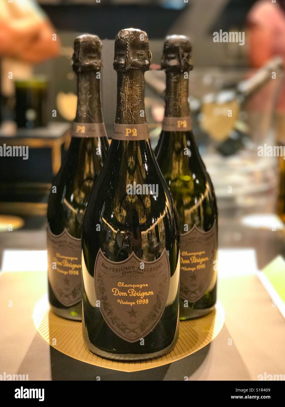 Dom perignon champagne cut out hi-res stock photography and images - Alamy