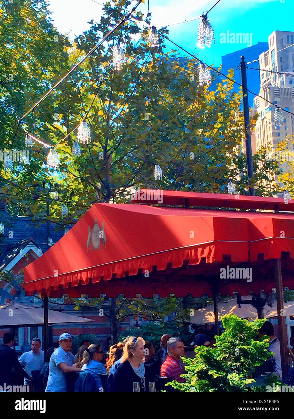 Outdoor dining and bar area Tavern on the Green Central Park NYC USA Stock Photo Alamy