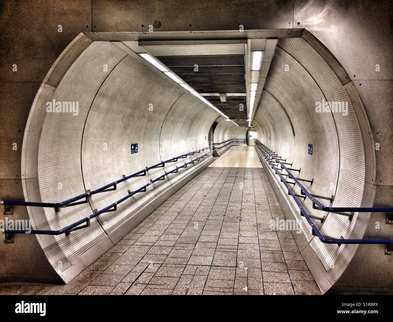 London underground tube tunnel hires stock photography and images Alamy